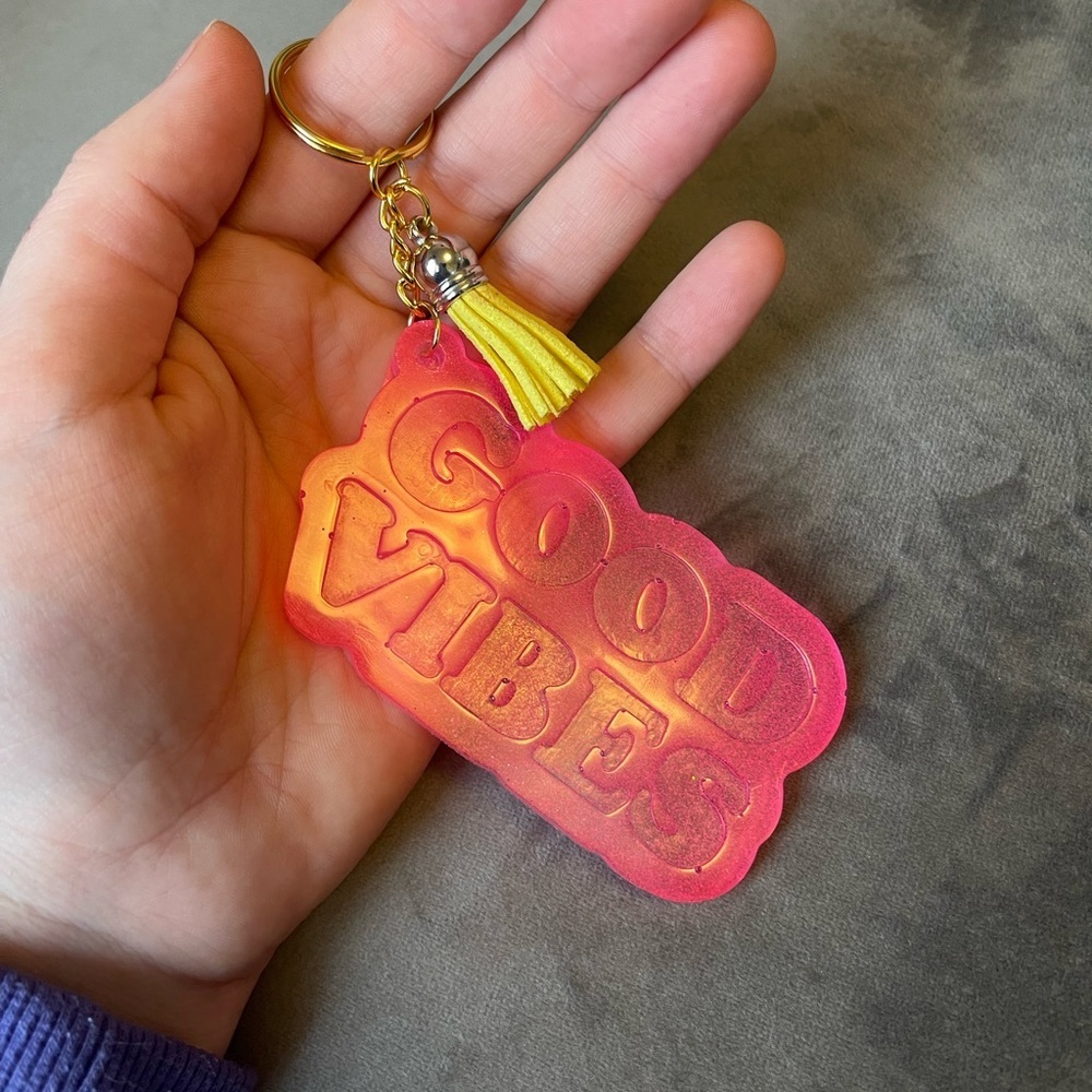 Handmade "Good Vibes" Keychain - Picture 2 of 6